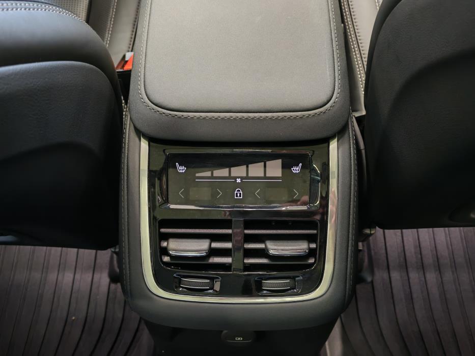 VOLVO XC90 2025