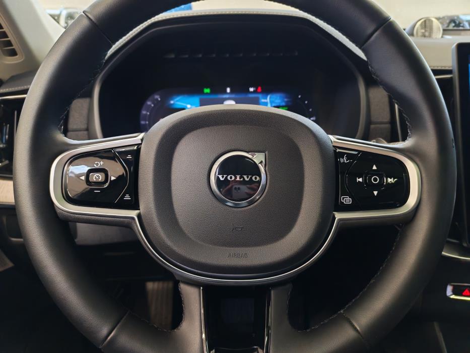 VOLVO XC90 2025