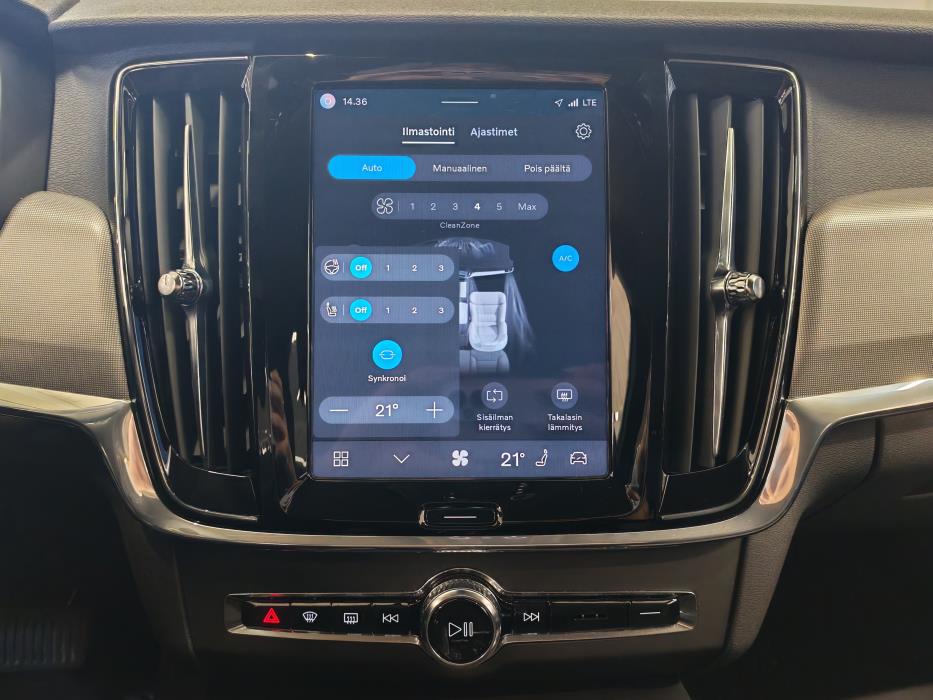 VOLVO V90 2024