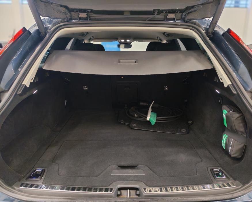 VOLVO V90 2024