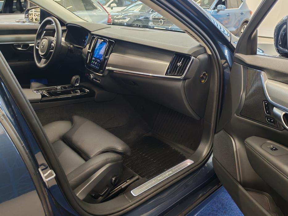 VOLVO V90 2024