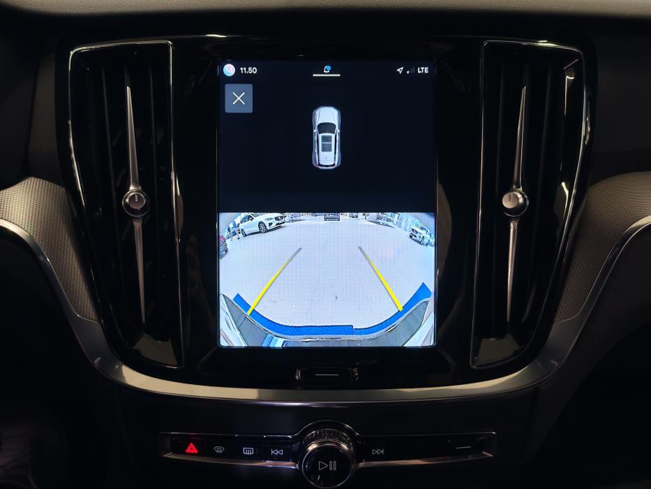 VOLVO V60 2023