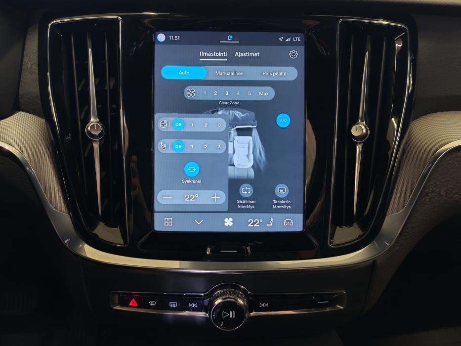 VOLVO V60 2023
