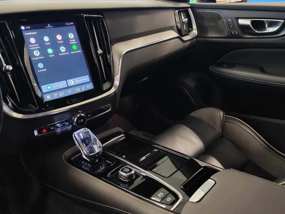 VOLVO V60 2023