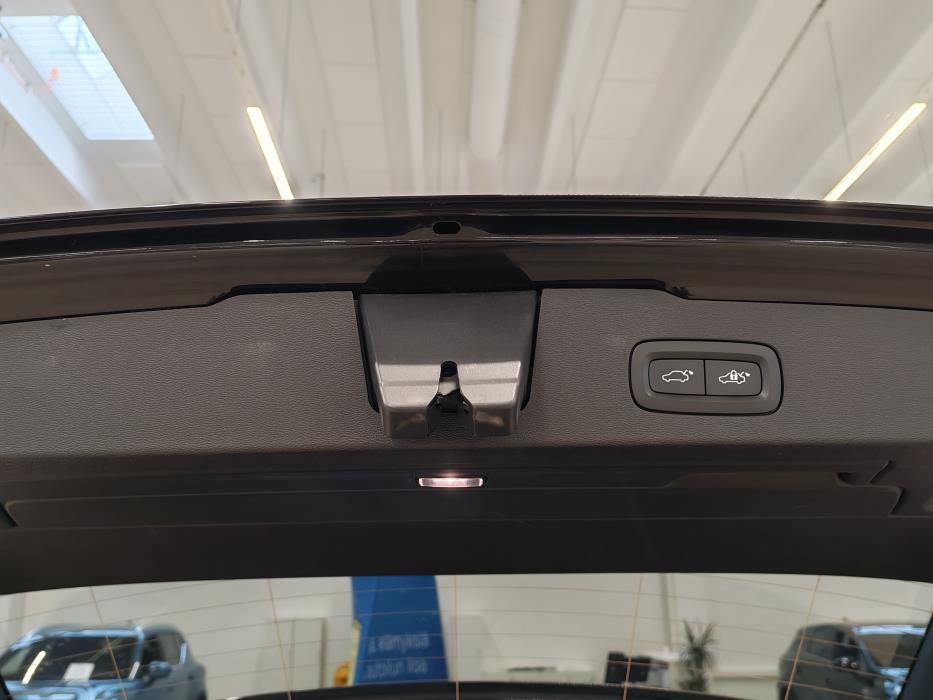 VOLVO V60 2023