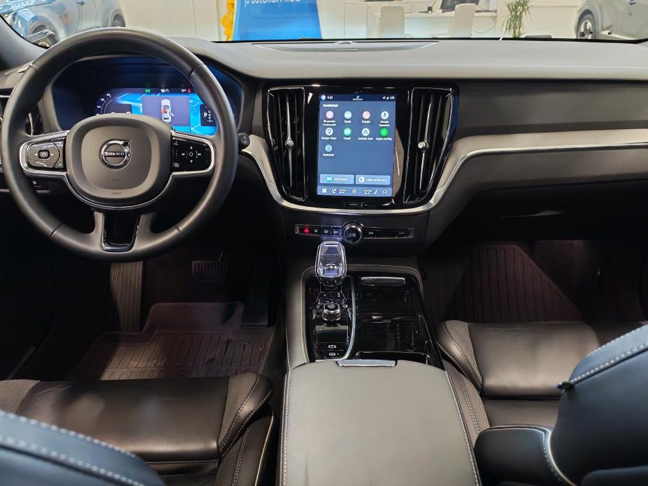 VOLVO V60 2023