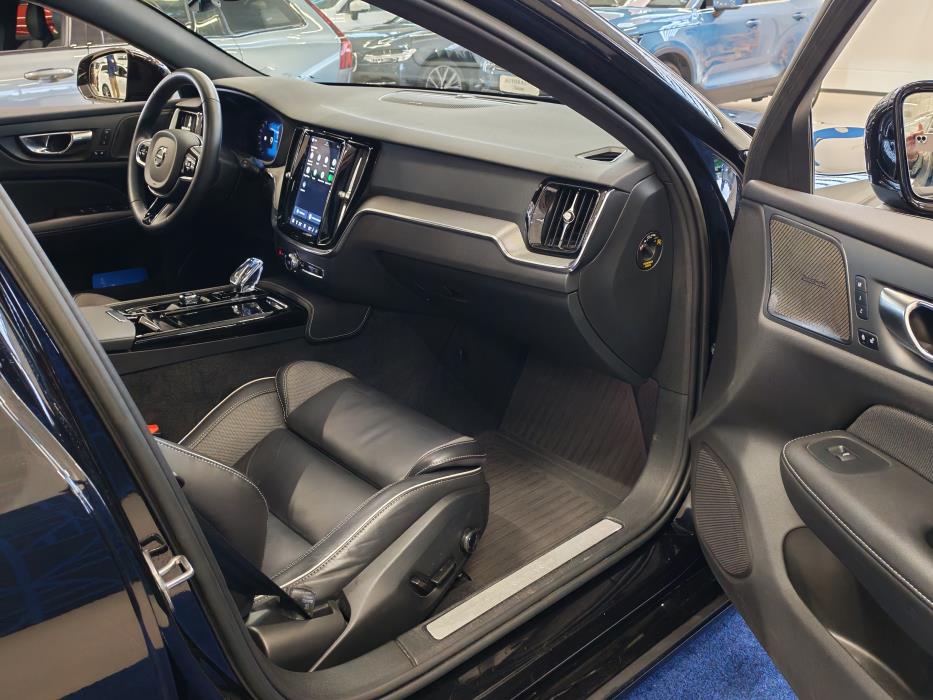 VOLVO V60 2023