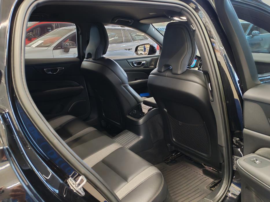 VOLVO V60 2023