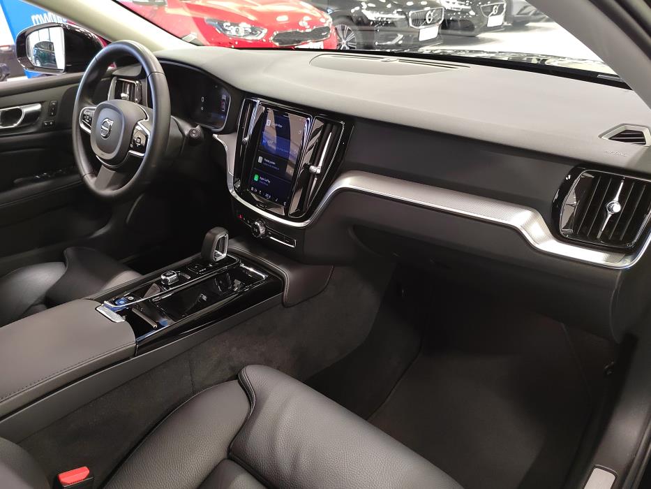 VOLVO V60 2023