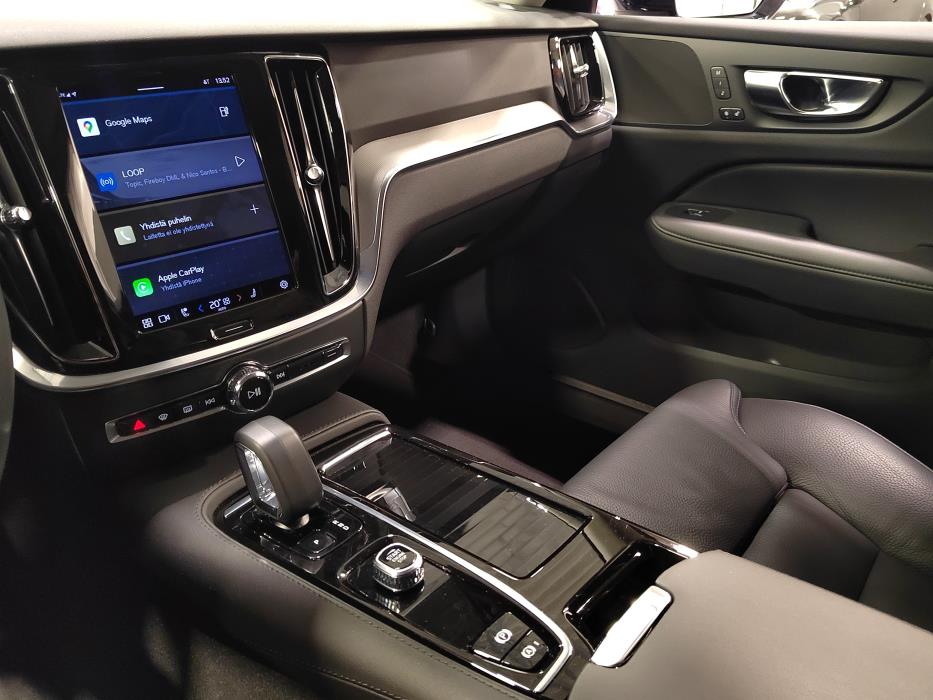 VOLVO V60 2023