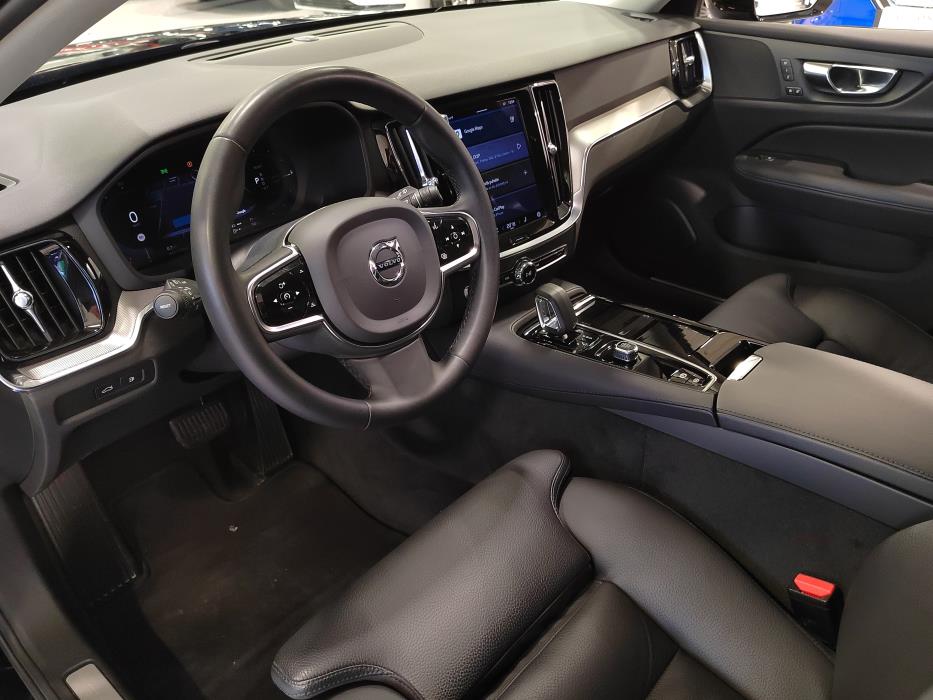 VOLVO V60 2023