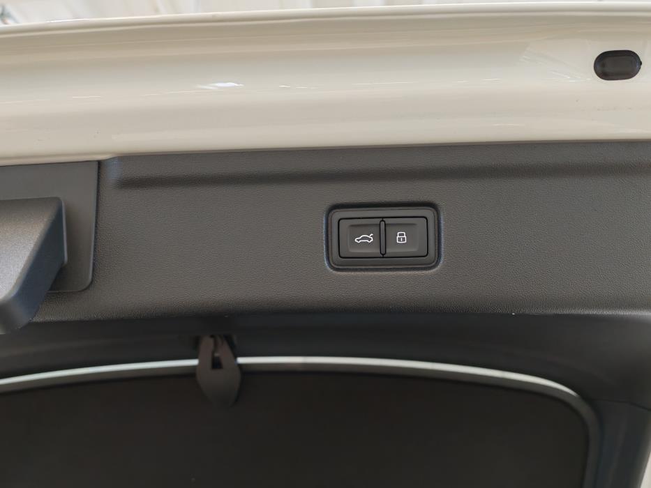 AUDI A6 e-tron 2025