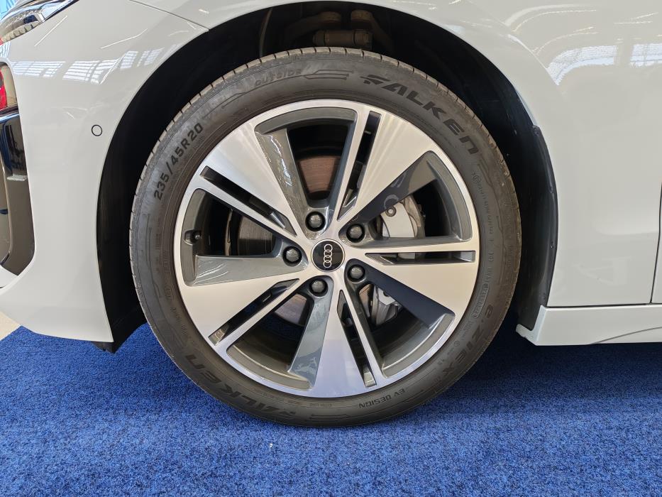 AUDI A6 e-tron 2025