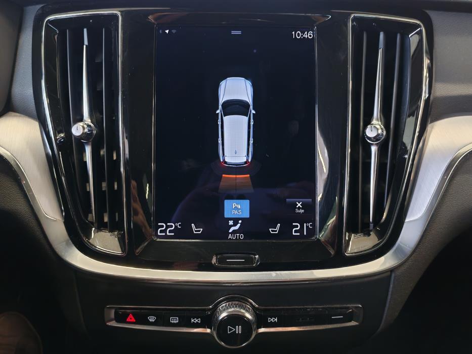 VOLVO V60 2021