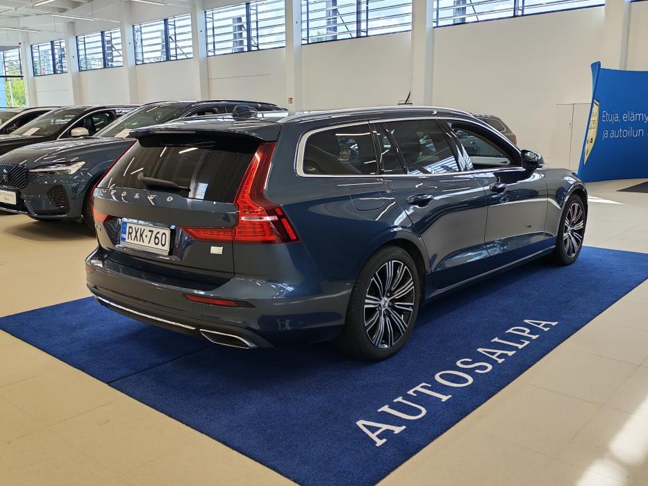 VOLVO V60 2021