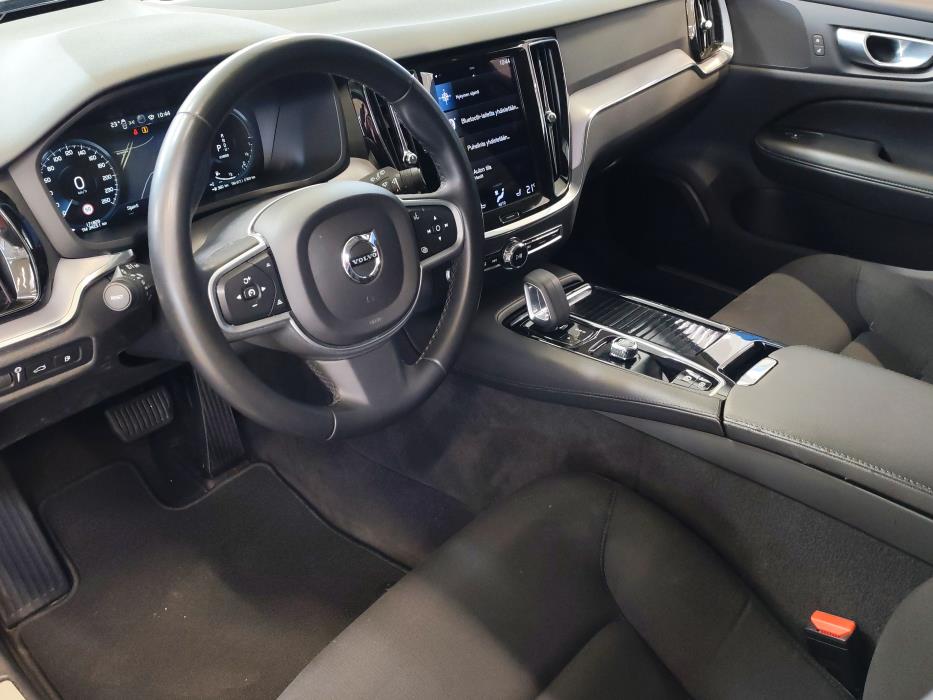 VOLVO V60 2021