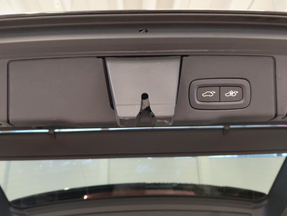 VOLVO XC60 2018