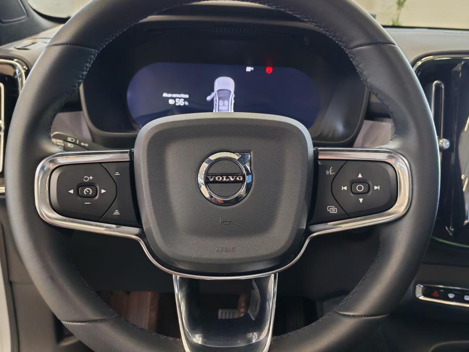 VOLVO C40 2024