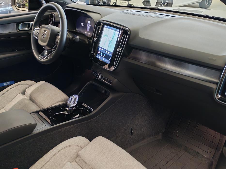 VOLVO C40 2024