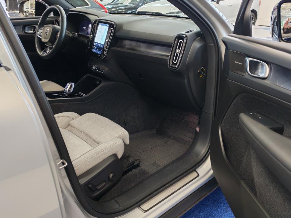 VOLVO C40 2024