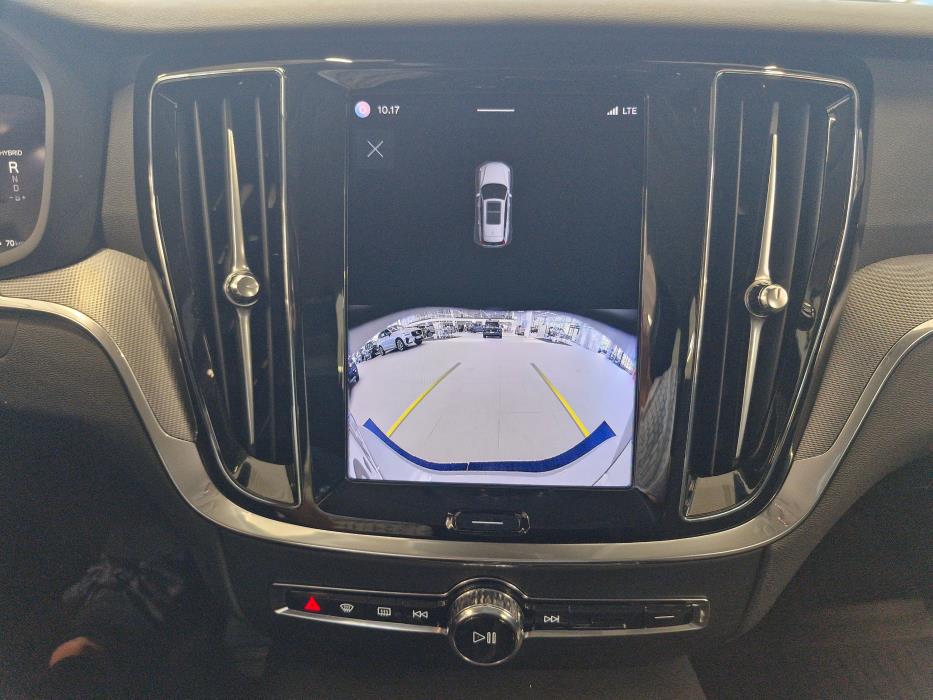 VOLVO V60 2024