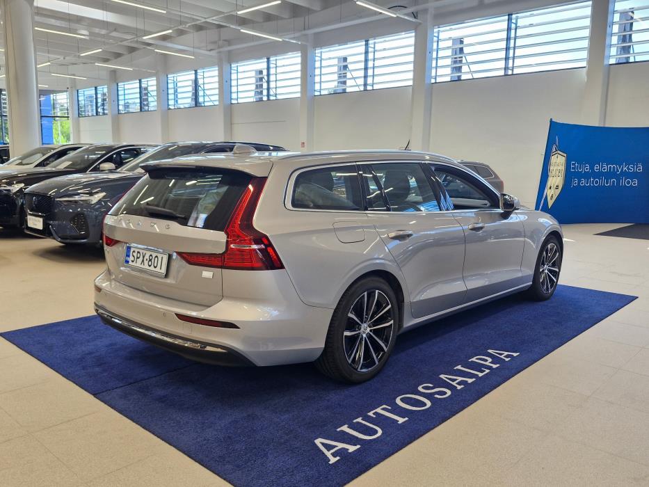 VOLVO V60 2024