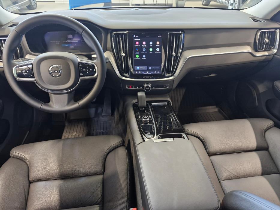 VOLVO V60 2024