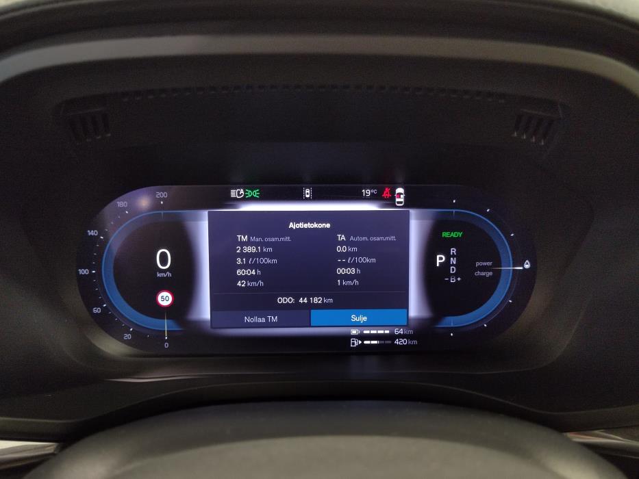 VOLVO XC60 2025