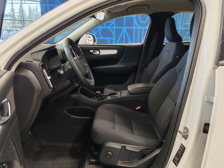 VOLVO XC40 2022