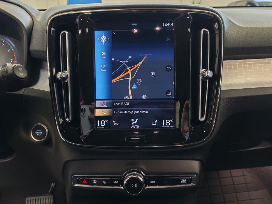 VOLVO XC40 2022