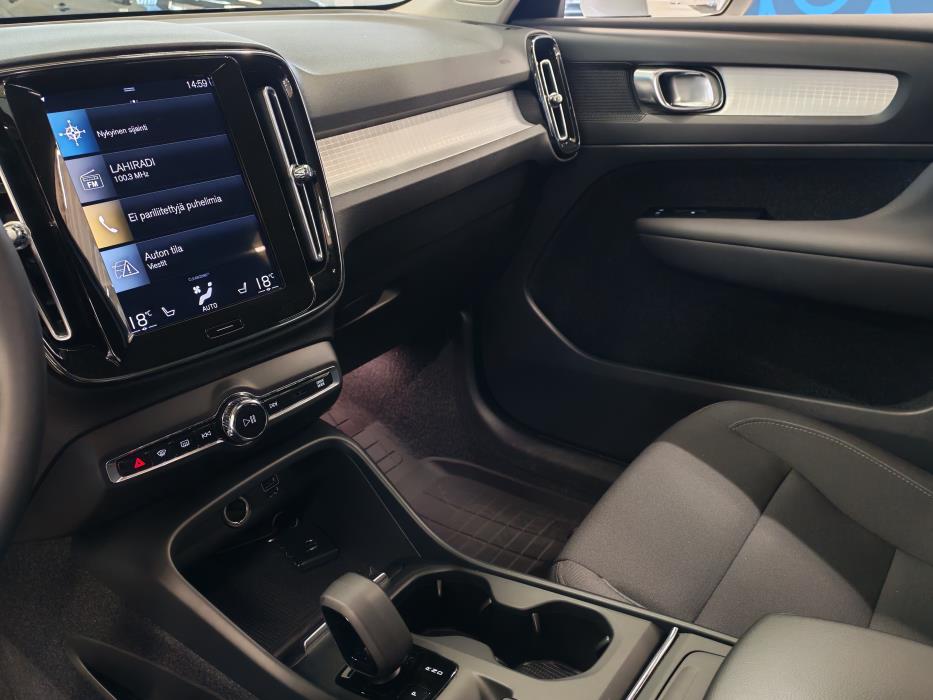VOLVO XC40 2022