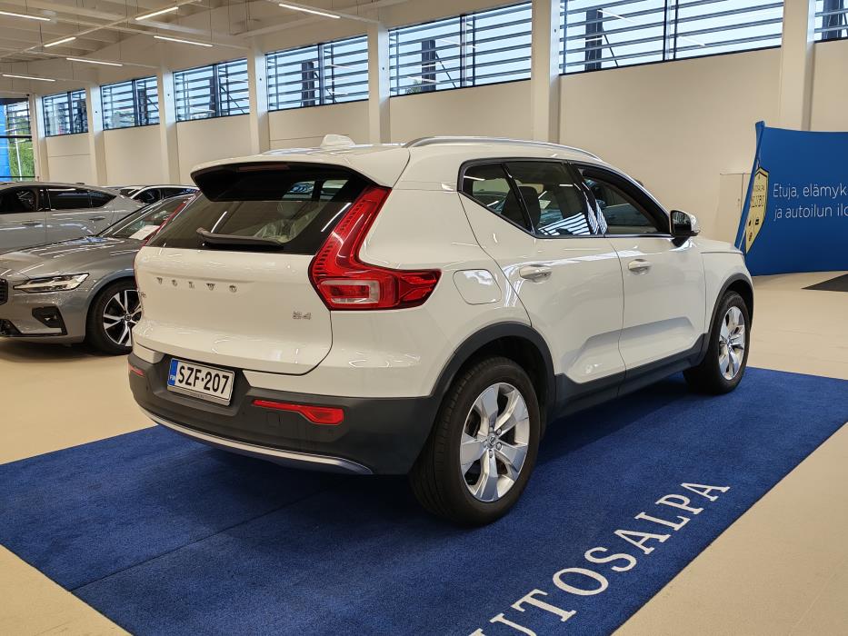 VOLVO XC40 2022