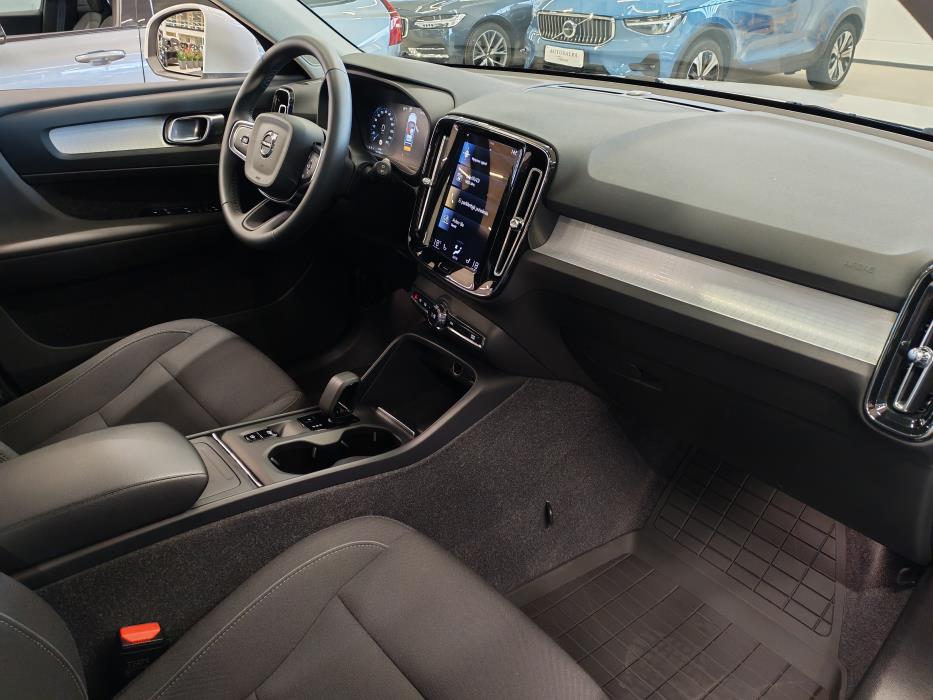 VOLVO XC40 2022