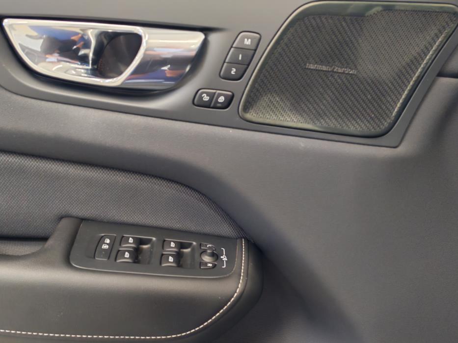 VOLVO XC60 2020