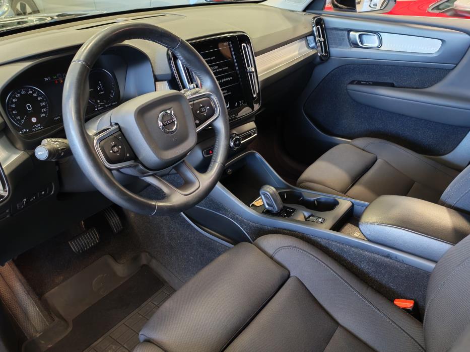 VOLVO XC40 2021