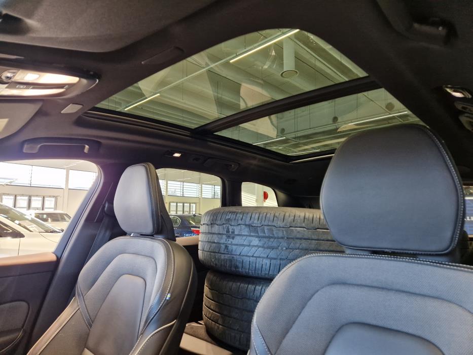 VOLVO XC60 2022