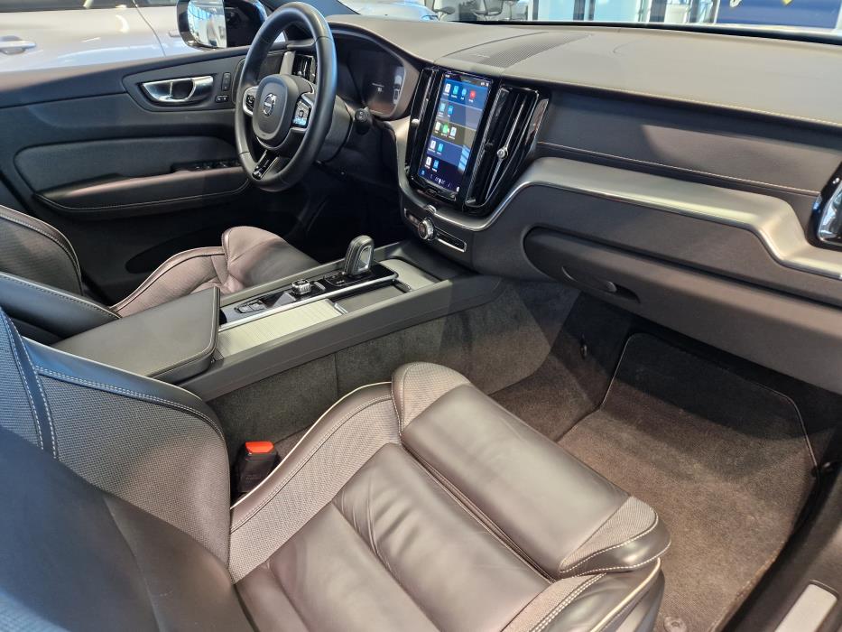 VOLVO XC60 2022