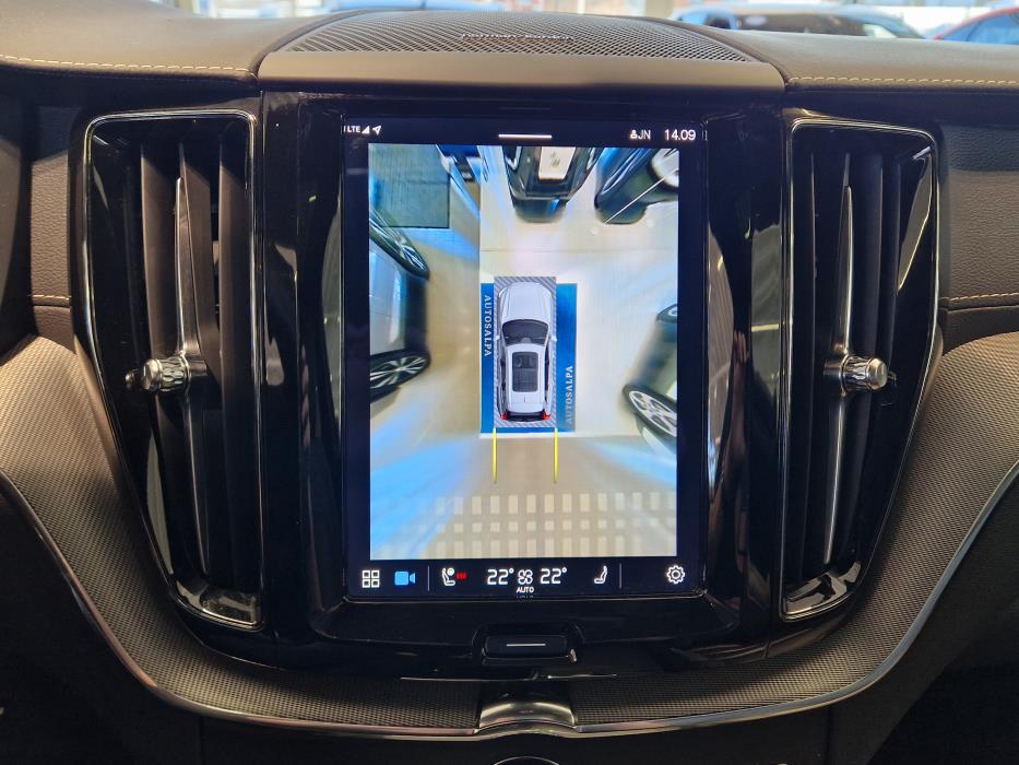 VOLVO XC60 2022