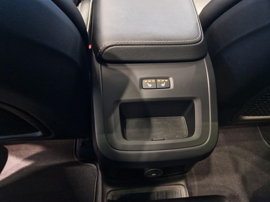 VOLVO XC60 2022