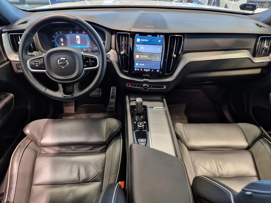 VOLVO XC60 2022