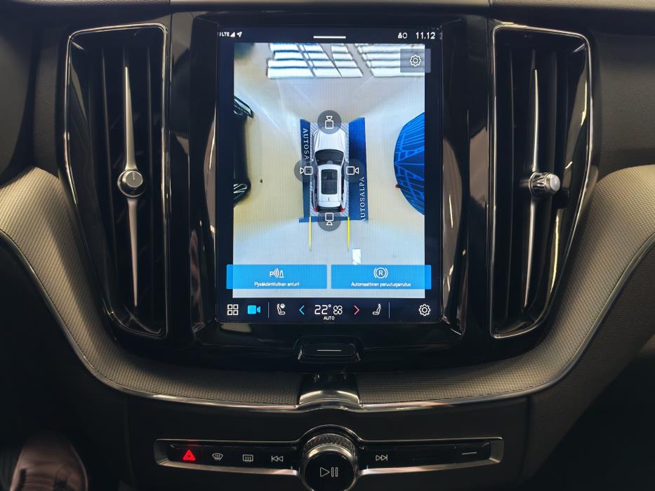 VOLVO XC60 2023