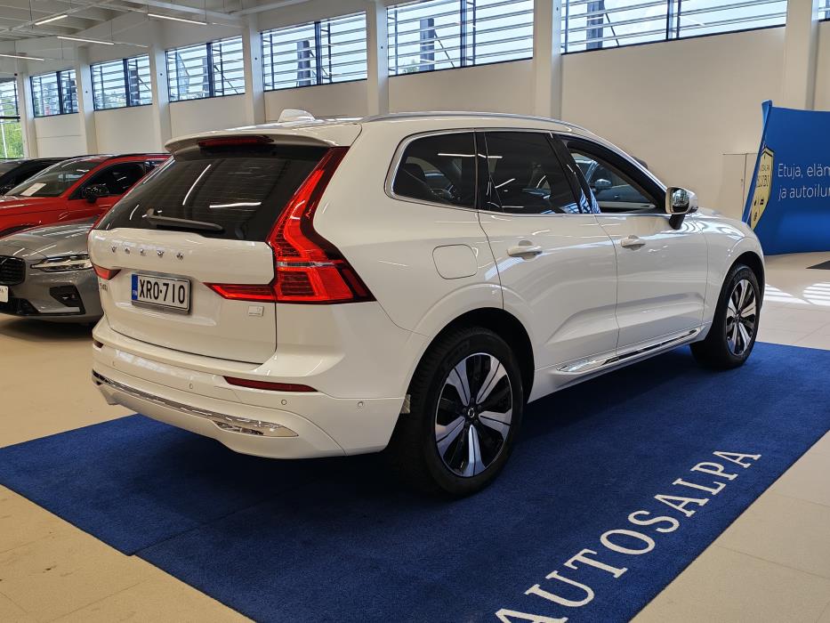 VOLVO XC60 2023