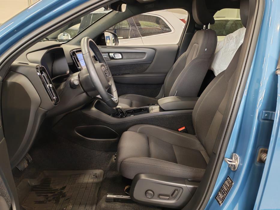 VOLVO C40 2023