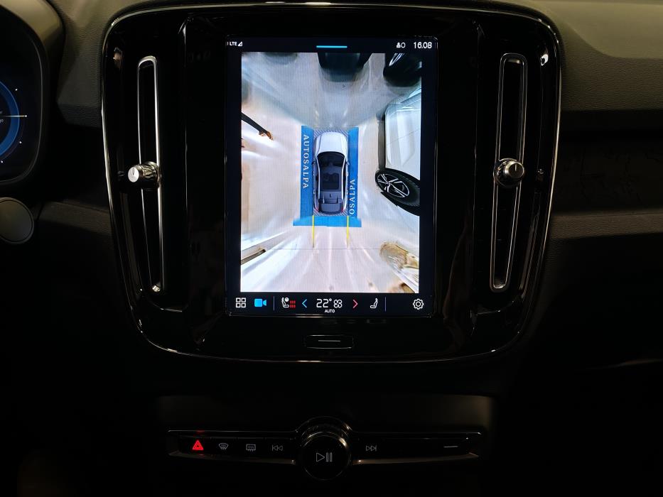 VOLVO C40 2023