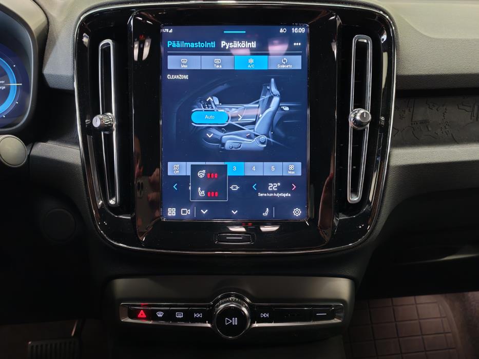 VOLVO C40 2023