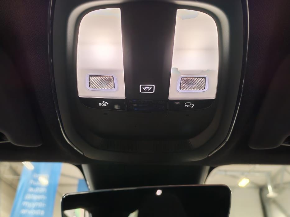 VOLVO C40 2023