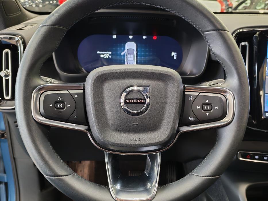 VOLVO C40 2023