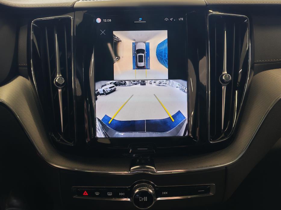 VOLVO XC60 2025
