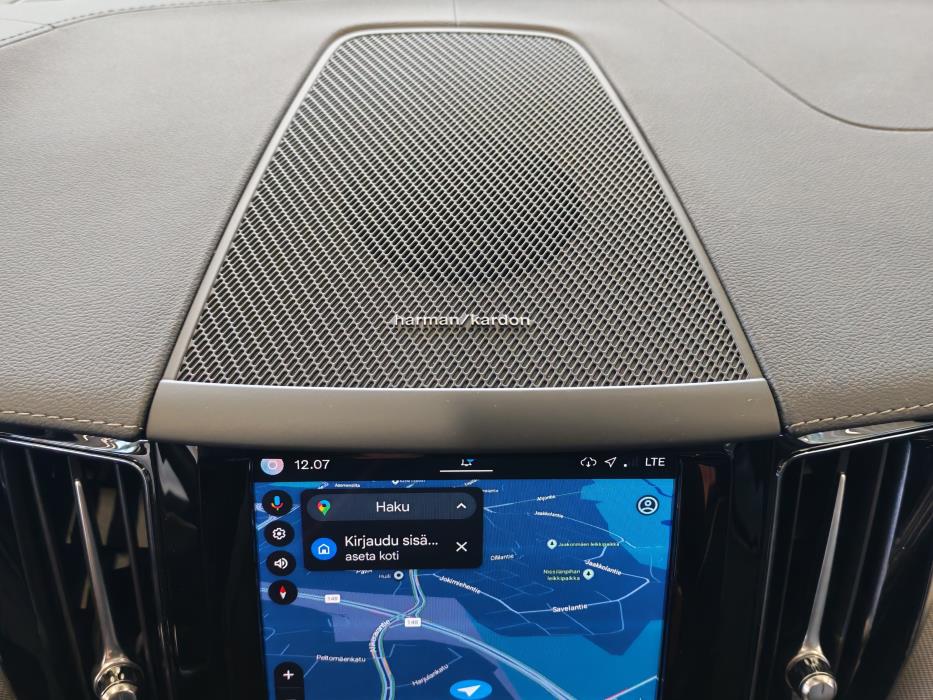 VOLVO XC60 2025