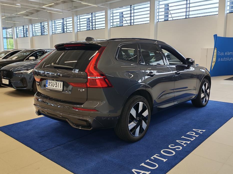 VOLVO XC60 2025